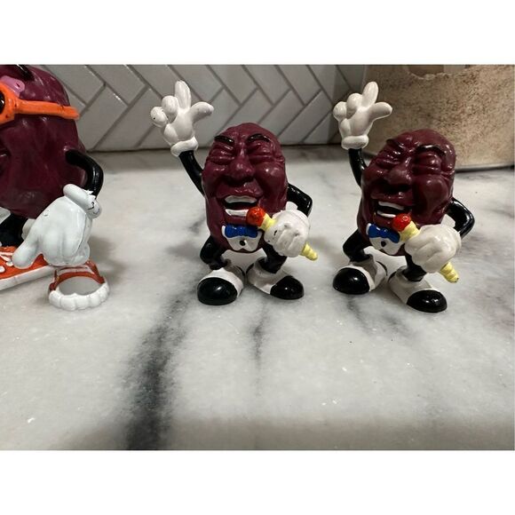 Vintage California Raisin Figures 80s 90s Sax Boombox Guitar Sunglasses 2" to 3" - Picture 8 of 12